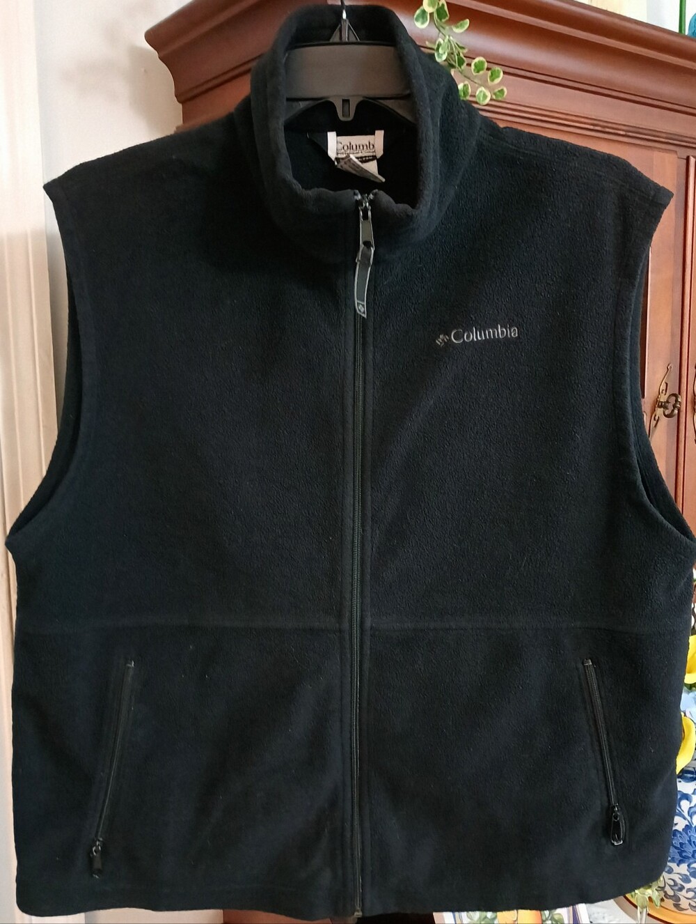 Men's Columbia Black Fleece Vest (L)